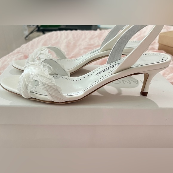 NWT Manolo Blahnik • Ligra 50MM Pleated Slingback Sandals • Cream • Satin • 37.5 - Picture 2 of 9